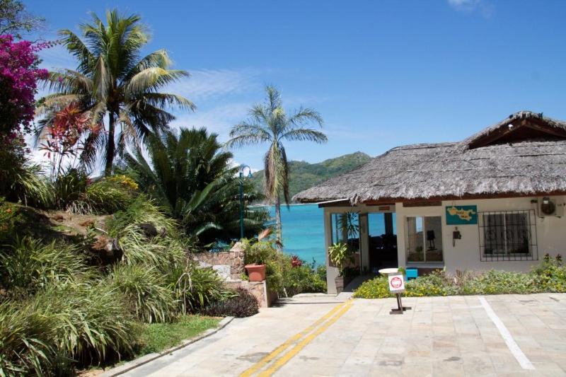 Cote Jardin - Chalets Cote Mer Baie Sainte Anne エクステリア 写真